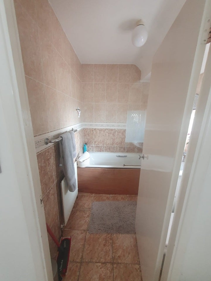 Flat Shannon Close in Greater London