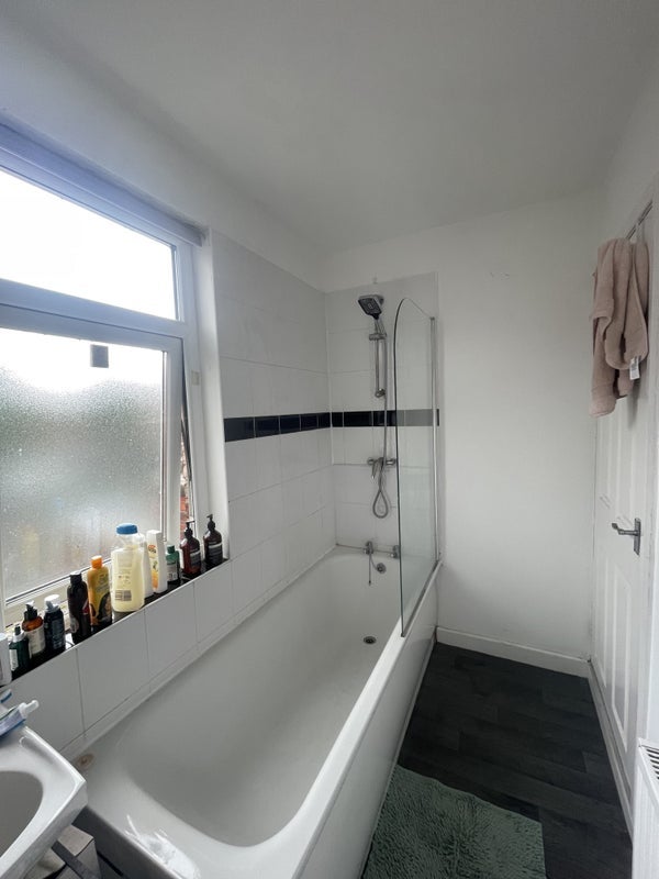 Room Platt Lane in Manchester