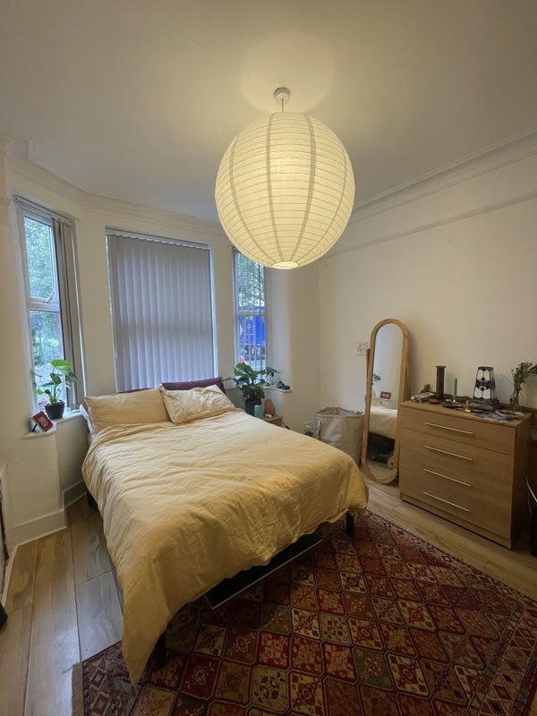 Room Platt Lane in Manchester
