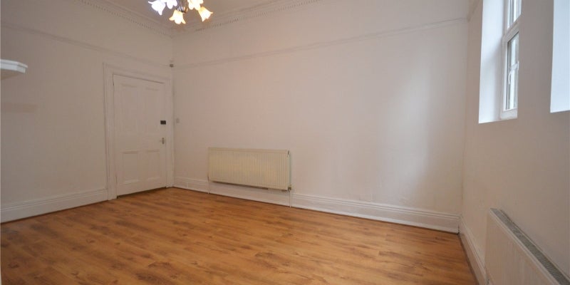 Flat Ivanhoe Road in Liverpool