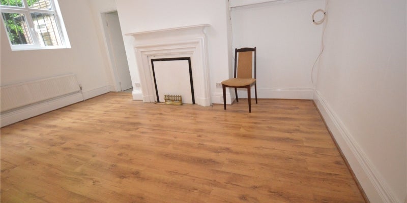 Flat Ivanhoe Road in Liverpool