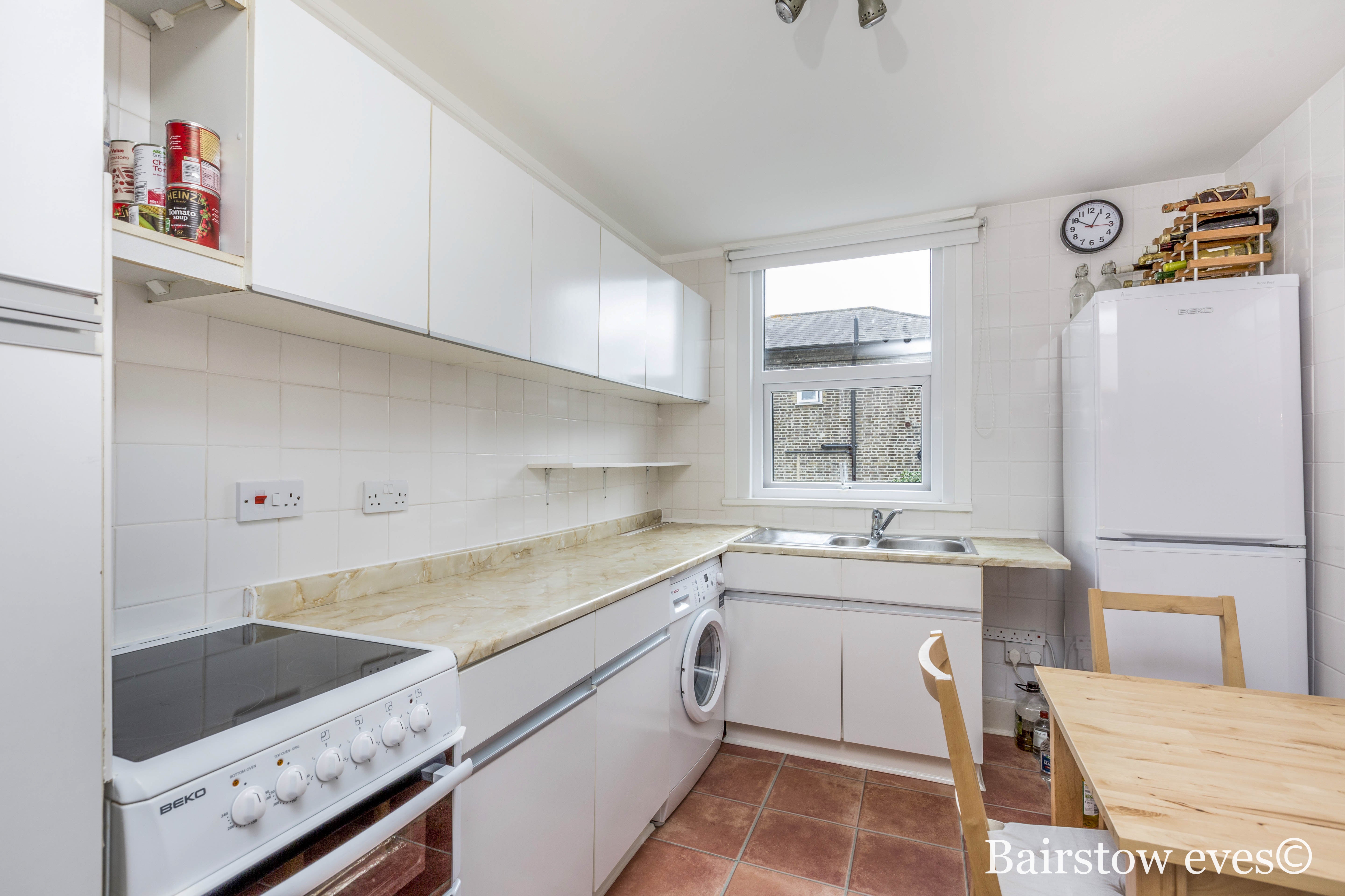 Flat Lily Road in Greater London