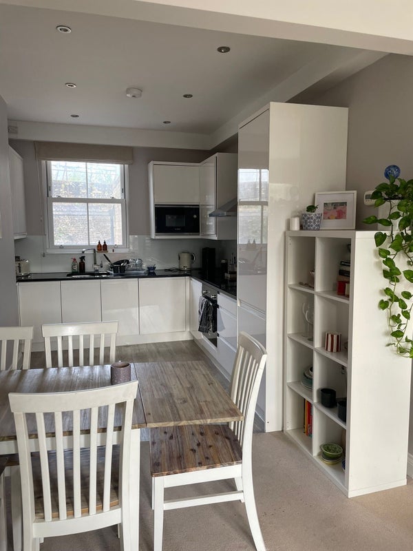 Room Belvedere Place in Greater London