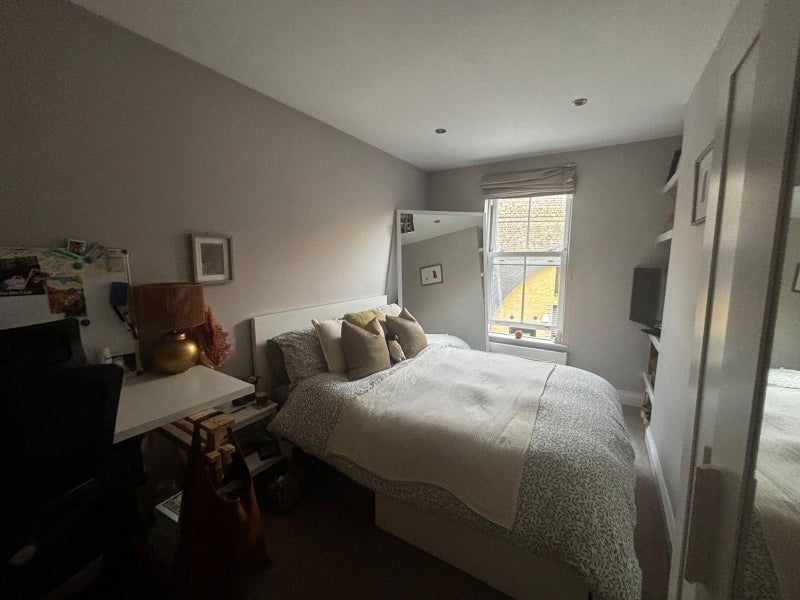 Room Belvedere Place in Greater London