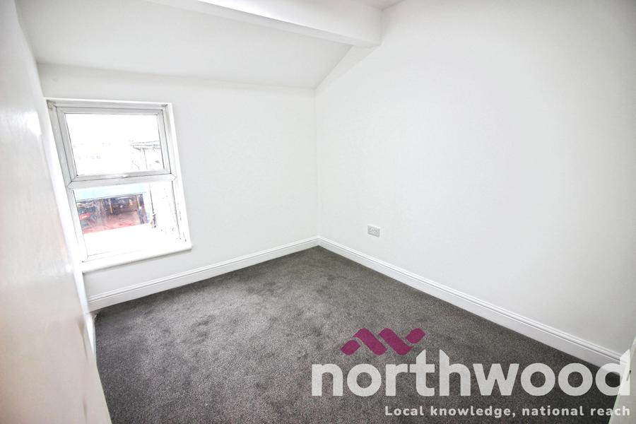 Flat Eastbank Street in Southport