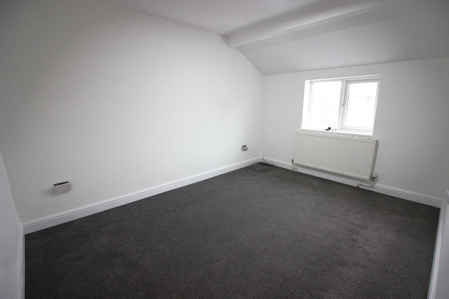 Flat Eastbank Street in Southport
