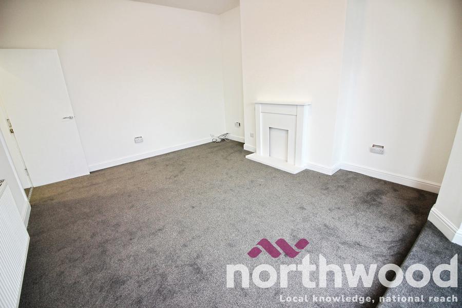 Flat Eastbank Street in Southport