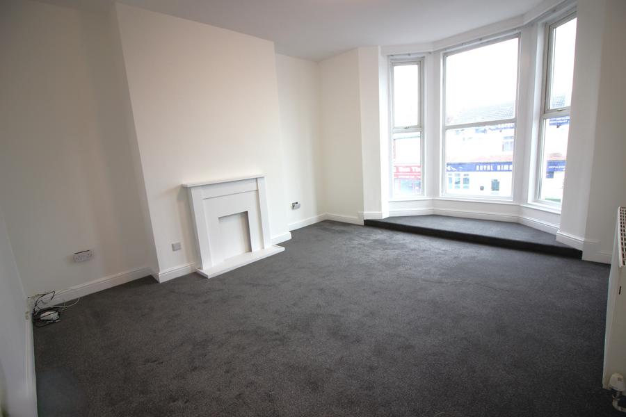 Flat Eastbank Street in Southport