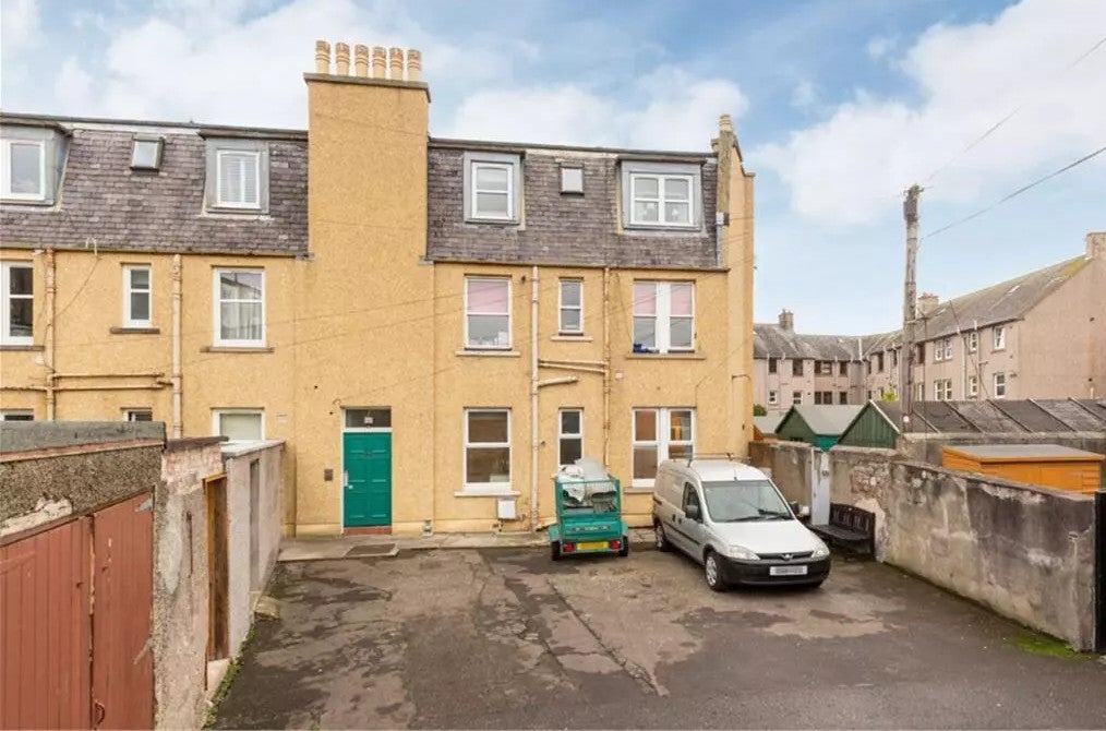 Flat Bush Terrace in Musselburgh