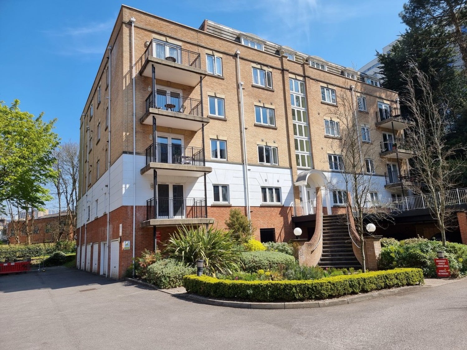 Flat St Peters Road in Bournemouth