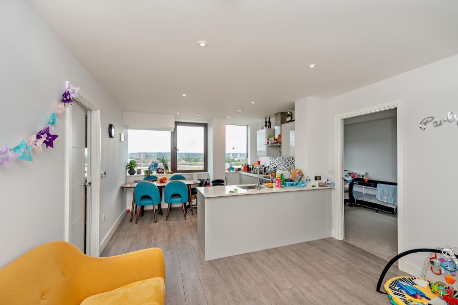 Flat Kymberley Road in Greater London