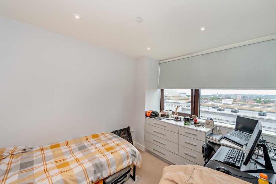 Flat Kymberley Road in Greater London