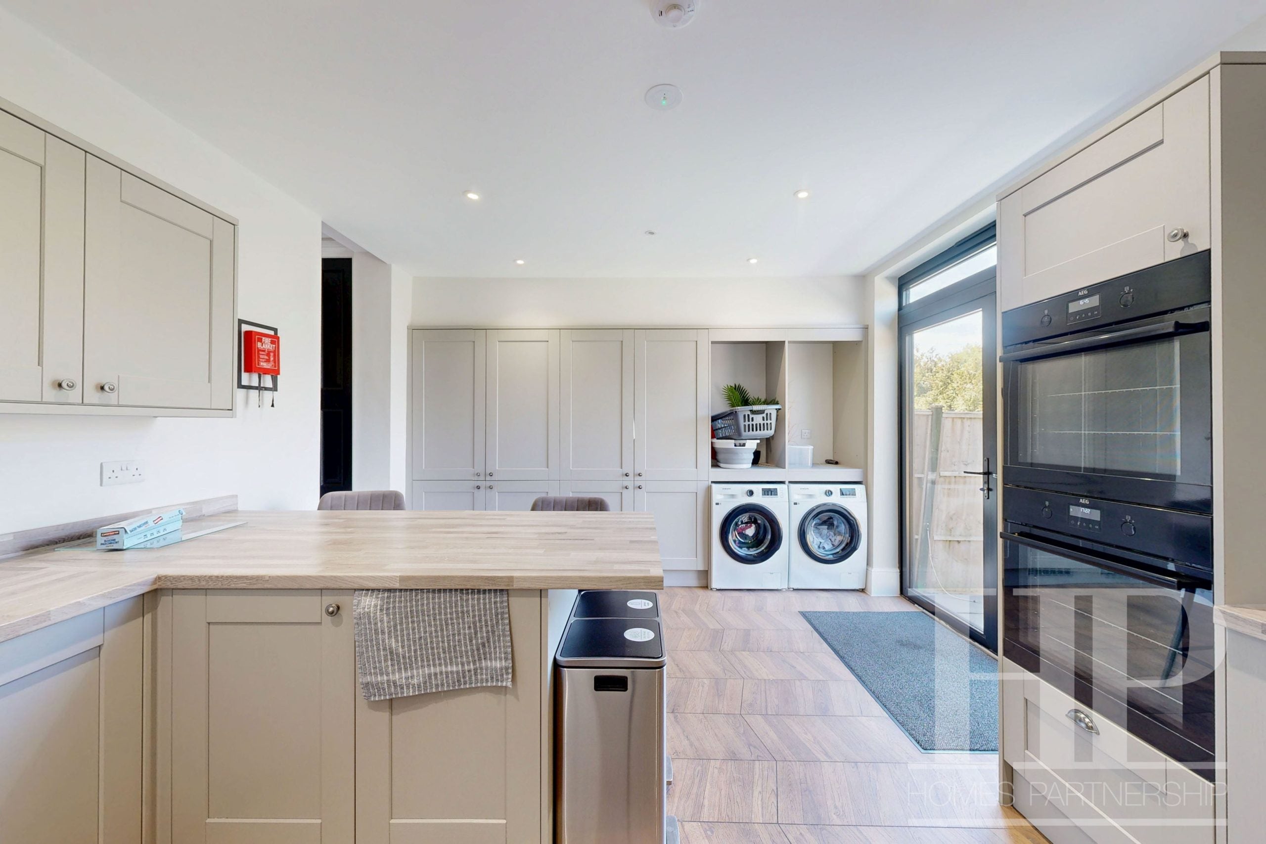 Room Lynwood Road in Reigate and Banstead