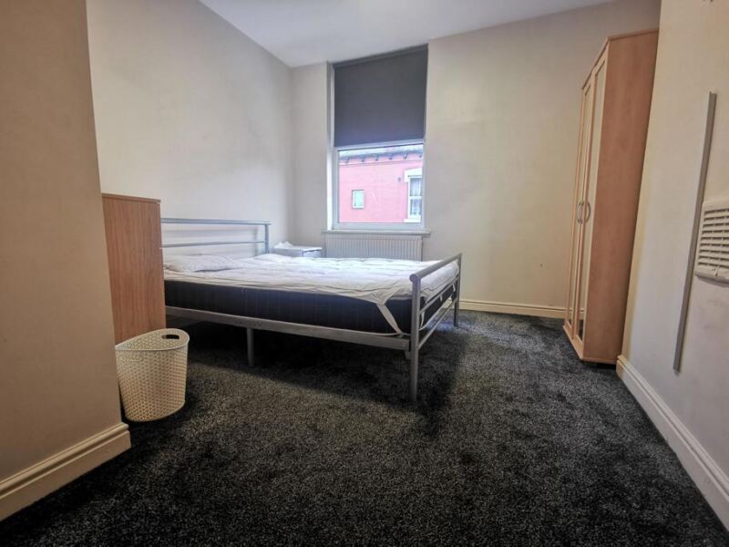 Flat Thornton Gardens in Leeds