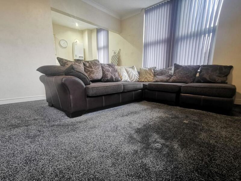 Flat Thornton Gardens in Leeds