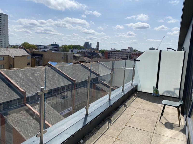 Flat Hessel Street in Greater London