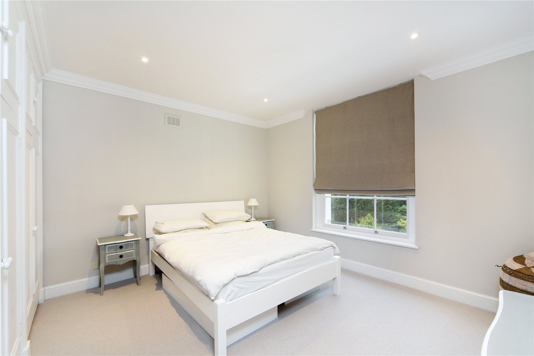 Flat Crooked Billet in Greater London