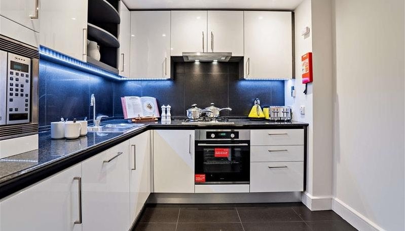 Flat Westferry Circus in Greater London