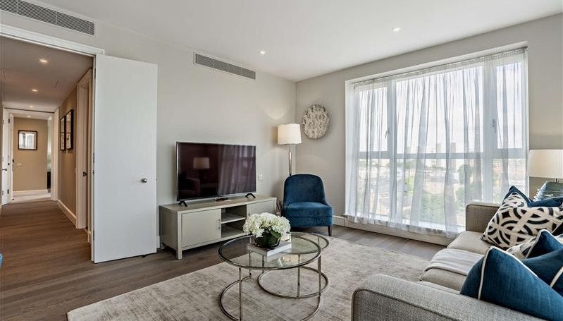 Flat Westferry Circus in Greater London
