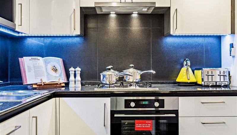 Flat Westferry Circus in Greater London