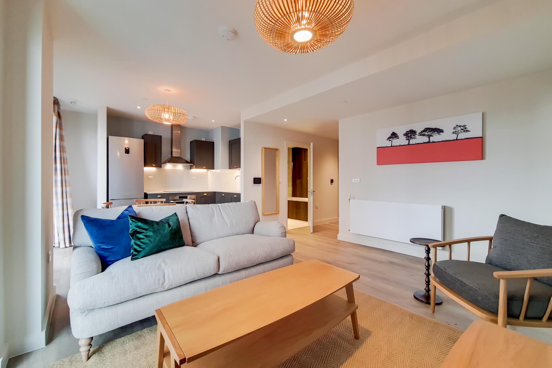 Flat Weaver Walk in Greater London