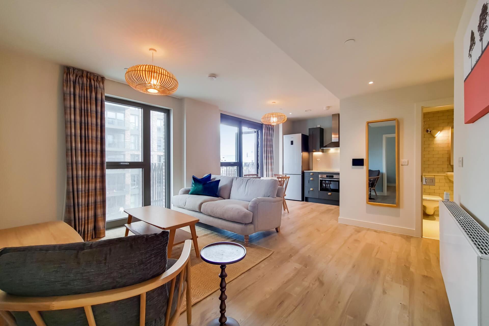 Flat Weaver Walk in Greater London