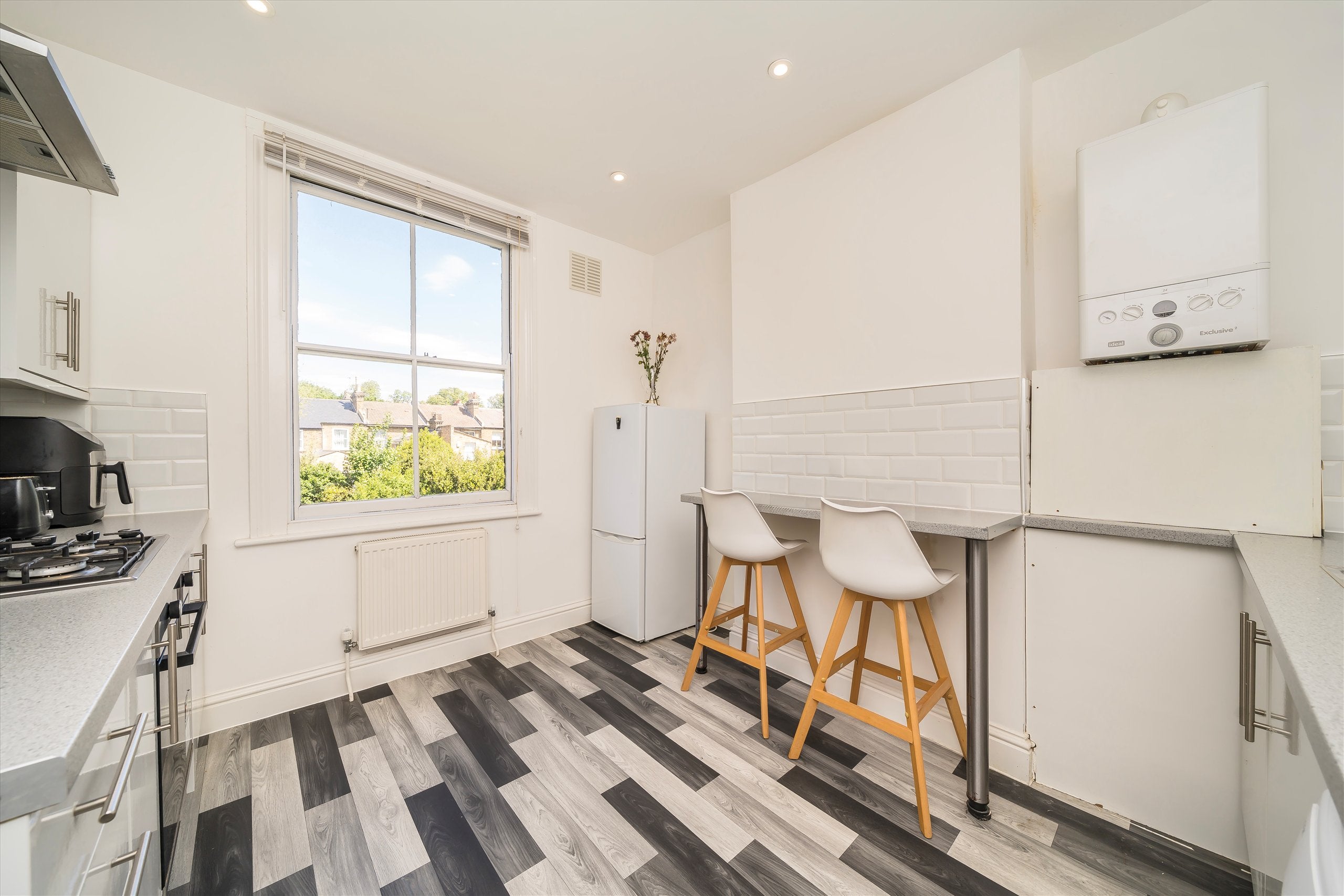 Flat Effingham Road in Greater London