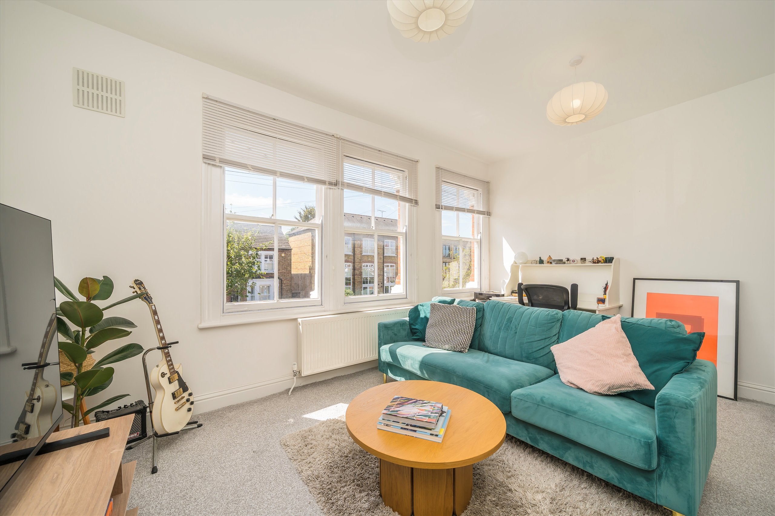 Flat Effingham Road in Greater London