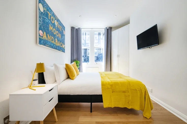 Flat Charing Cross Road in City of Westminster