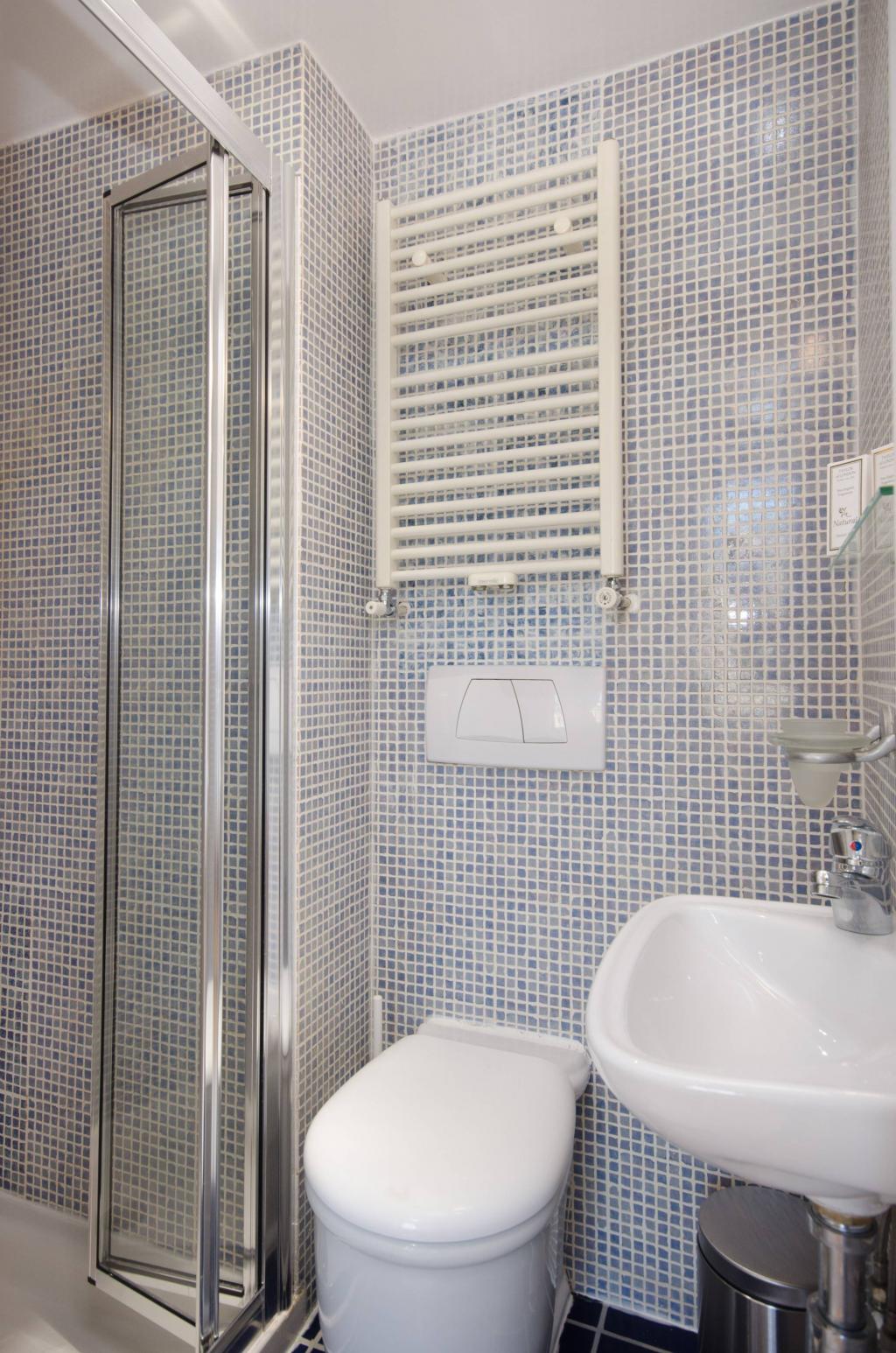 Room Belgrave Road in City of Westminster