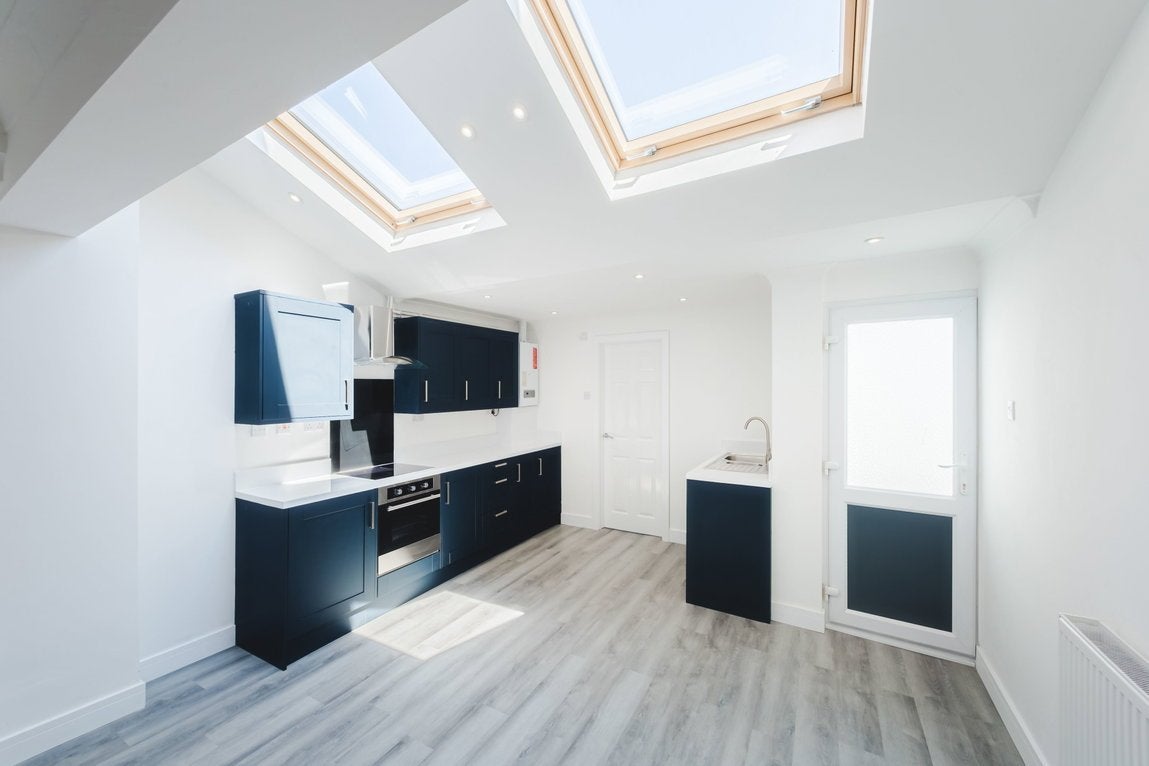 House Rayfield Grove in Swindon
