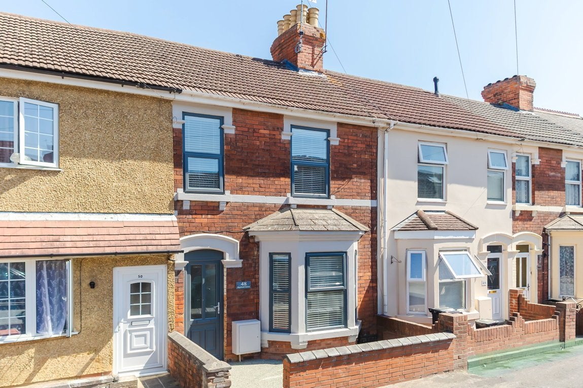 House Rayfield Grove in Swindon