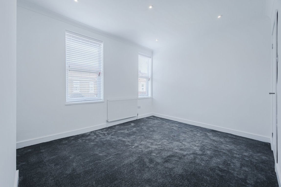 House Rayfield Grove in Swindon