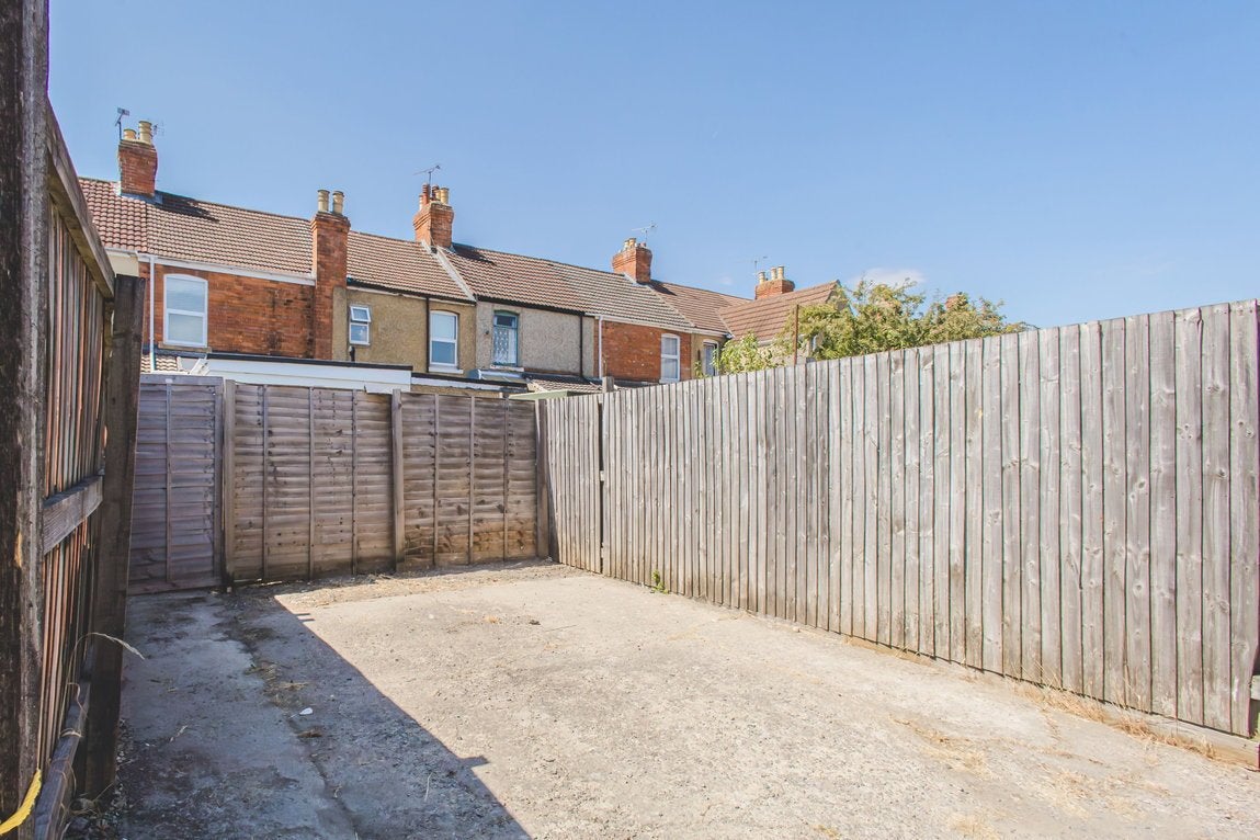 House Rayfield Grove in Swindon