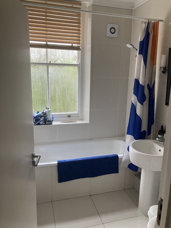 Room Wickham Road in Greater London