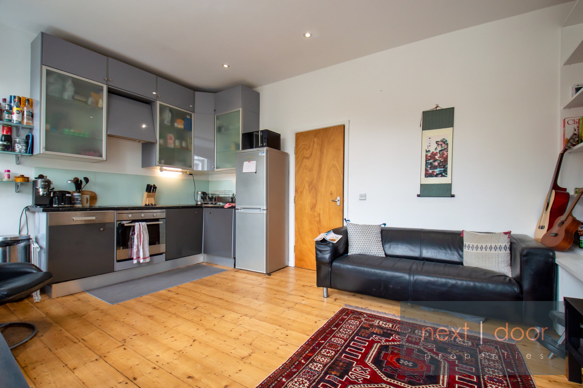 Flat Dalyell Road in London