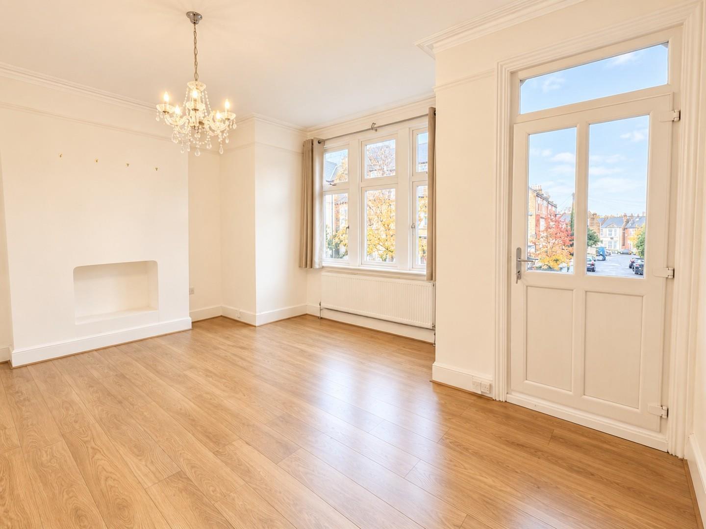 Flat Ulverstone Road in Greater London