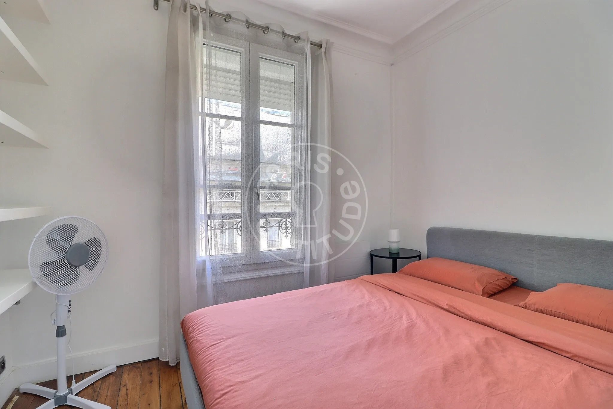 Flat Boulevard de Reuilly in Paris
