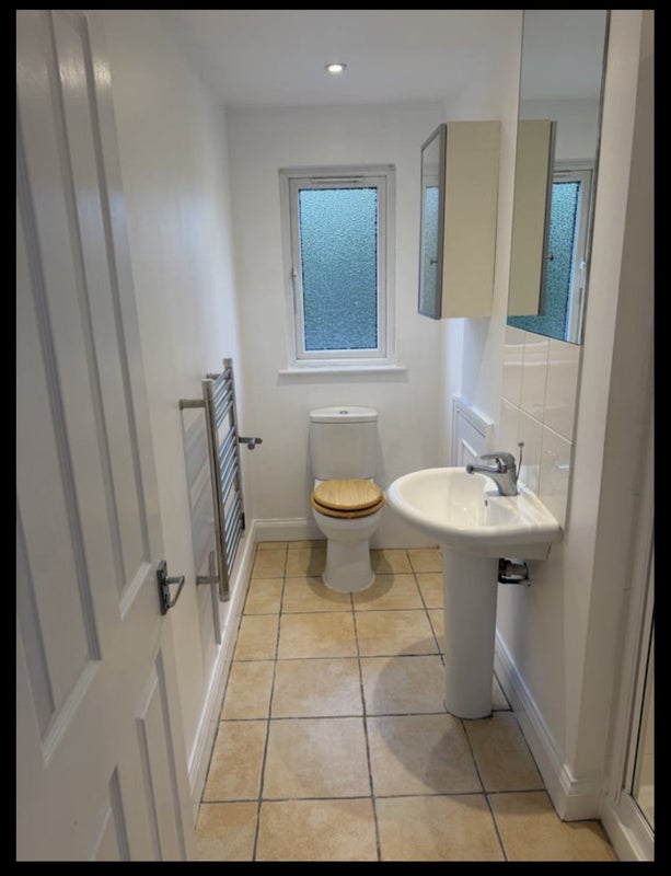 Room Burlington Avenue in Slough