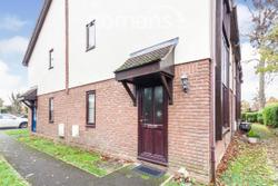 House Orchard Close in Wokingham