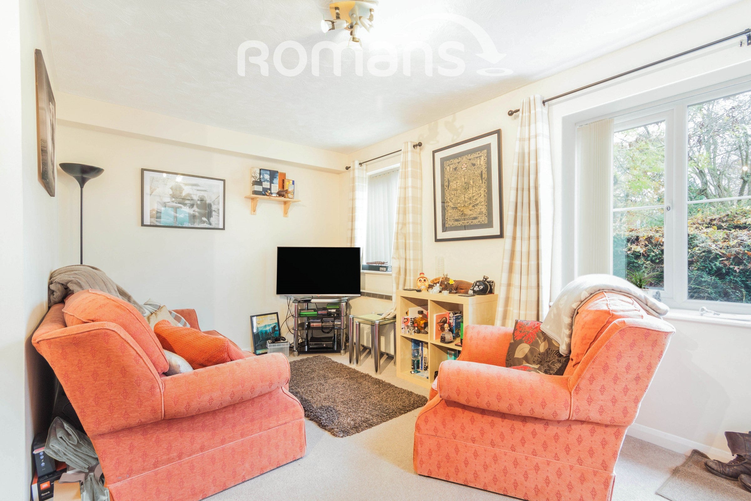 House Orchard Close in Wokingham