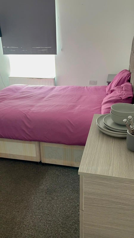 Room Maple Avenue in Greater London