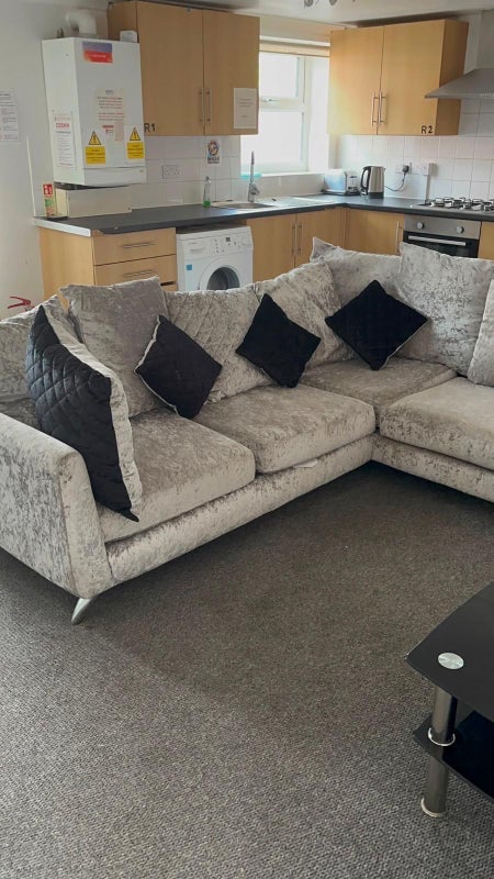 Room Maple Avenue in Greater London