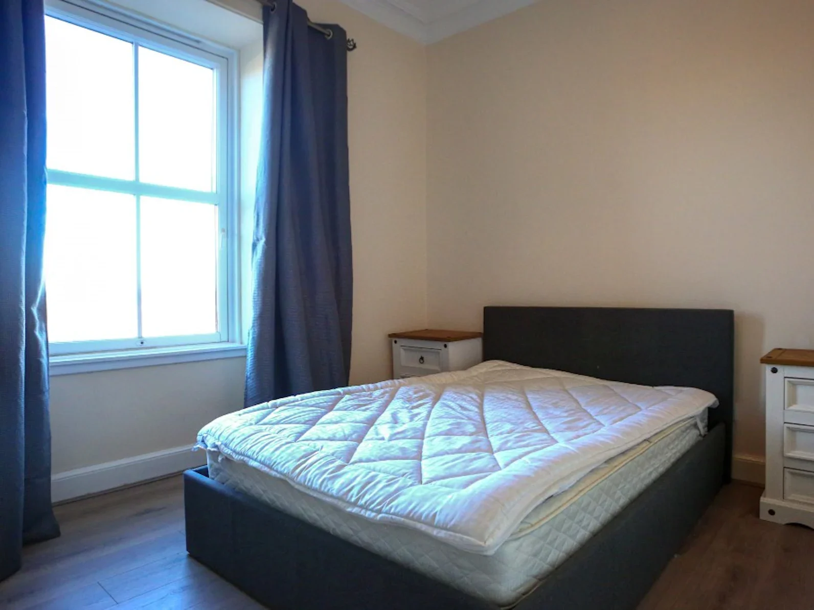 Flat Albert Street in City of Edinburgh