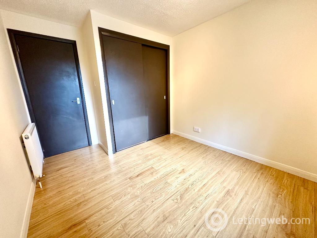 Flat Grandtully Drive in Glasgow