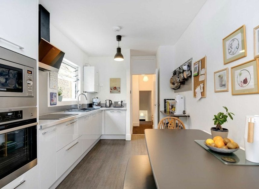 Flat Bassett Street in Greater London