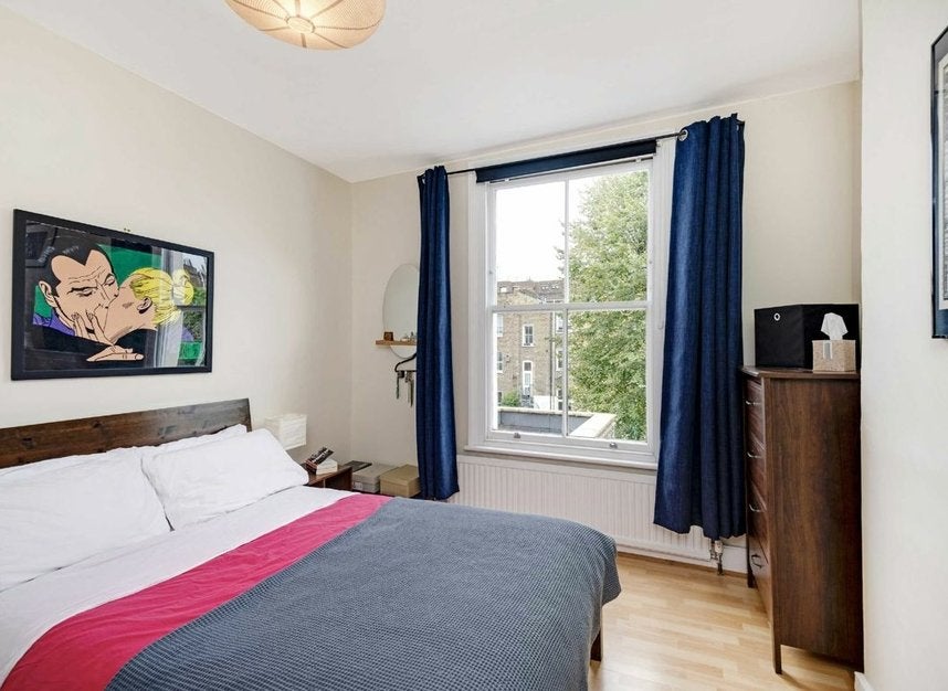 Flat Bassett Street in Greater London