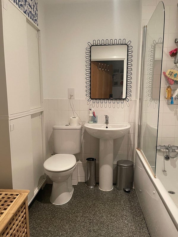 Room Duke of Wellington Avenue in Greater London