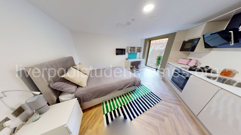 Room Shaw Street in Liverpool