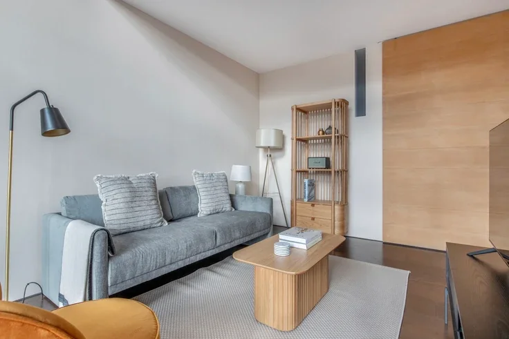 Flat De Beauvoir Crescent in Greater London